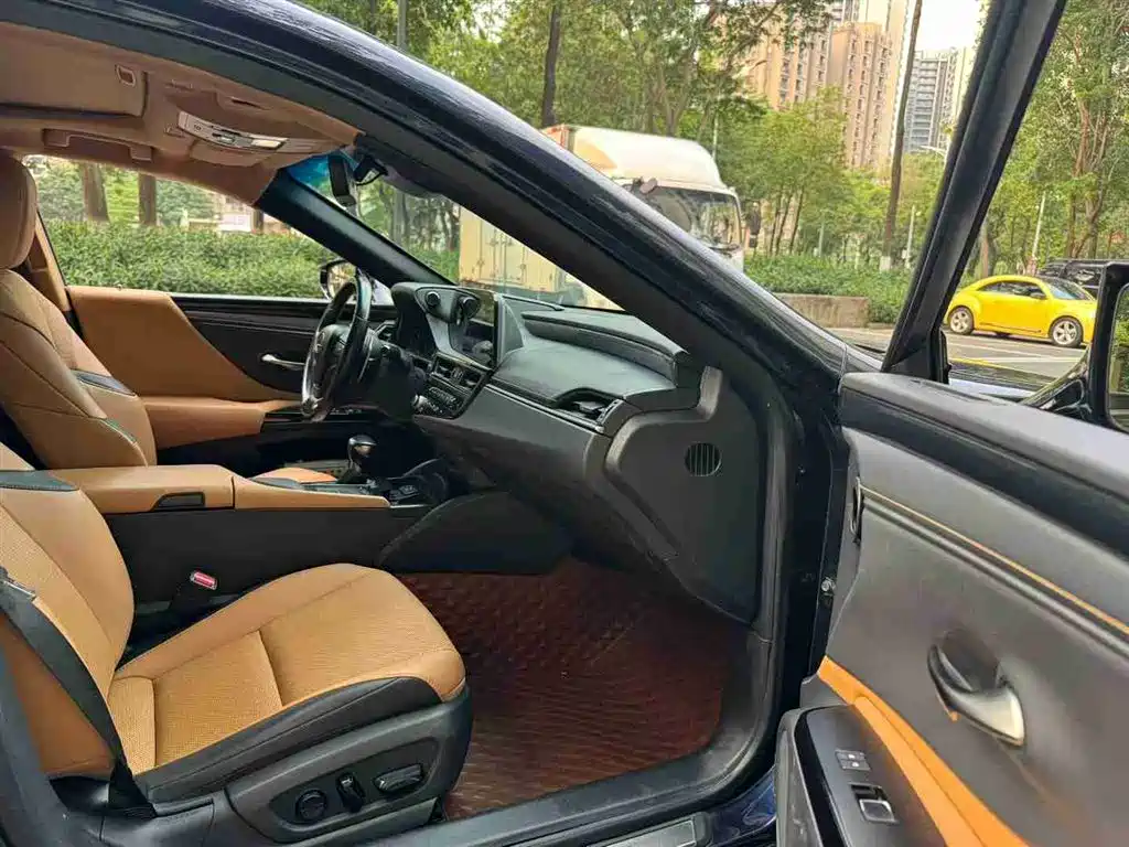 Lexus ES 2021 200 Excellence Edition фото 3