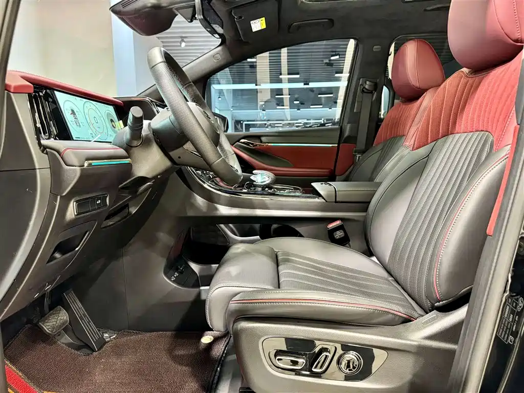GAC TRUMPCHI TRUMPCHI M8