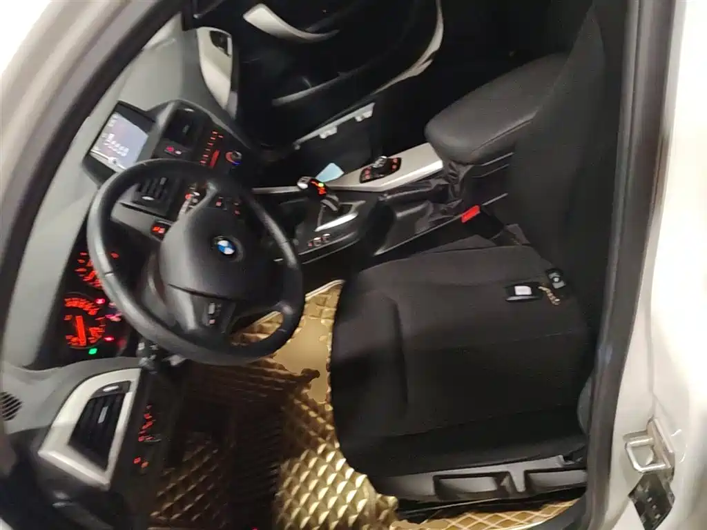 BMW 1 Series (Import) 2013 Facelift 116i Leading Model фото 22