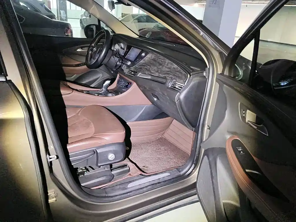 Фото 10 - Buick Envision Plus