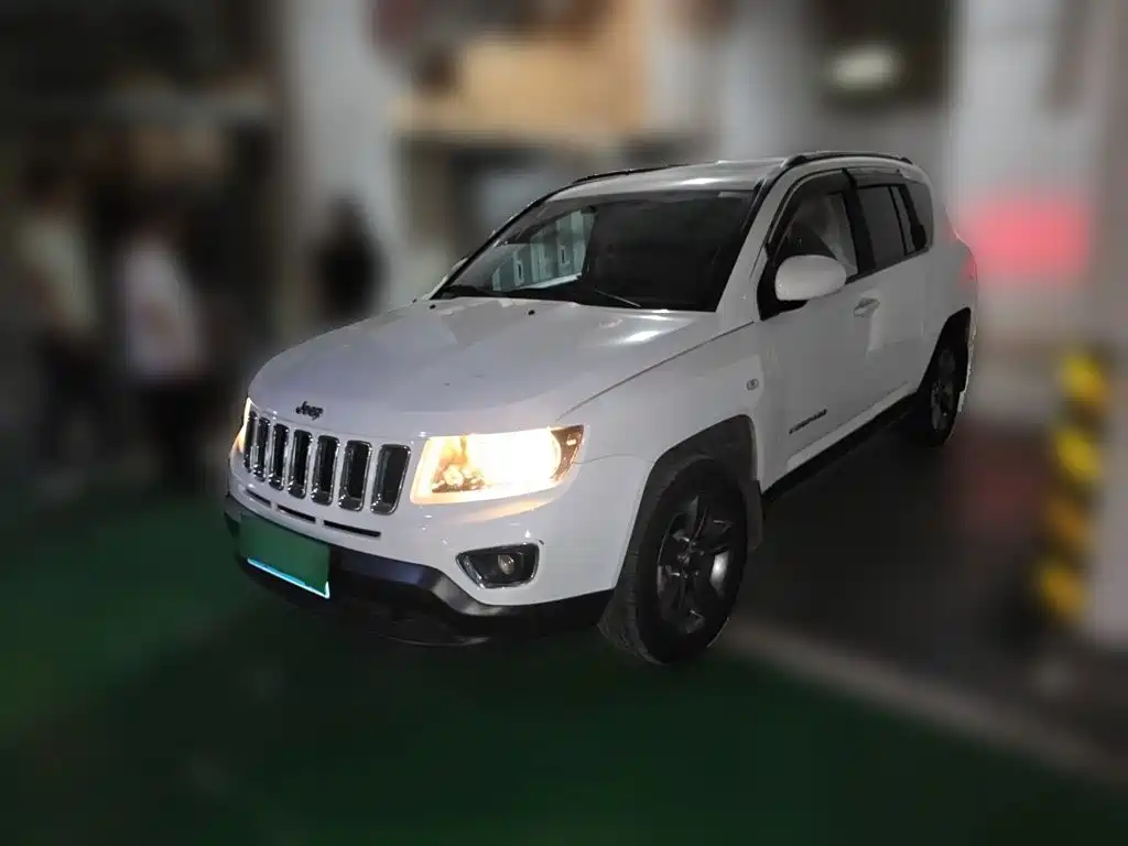 Jeep Compass (Import) 2014 2014 2.4L 4WD Serpentine Collector's Edition