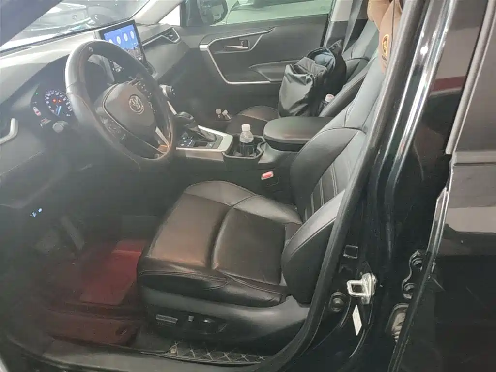 Toyota Wildlander 2020 Dual Engine 2.5L E-CVT FWD Luxury фото 22