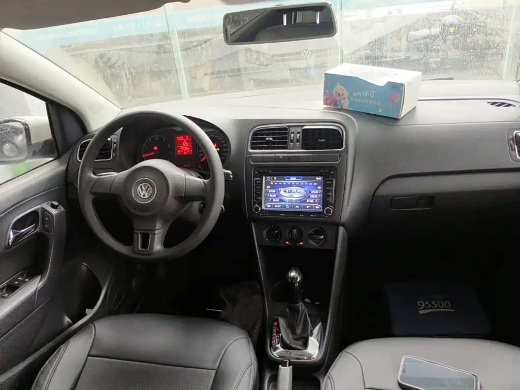 Фото 12 - Volkswagen Polo