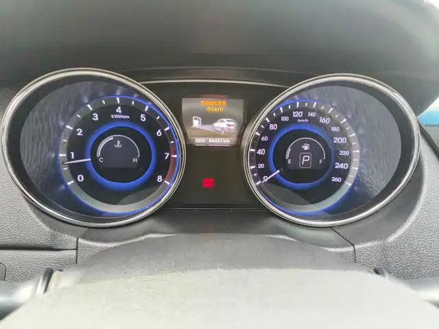 Hyundai Sonata 2013 2.4L Automatic Luxury Edition (China IV) — фото 4