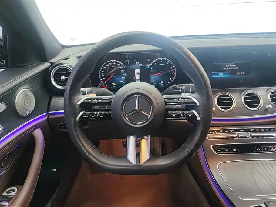 MERCEDES-BENZ E CLASS