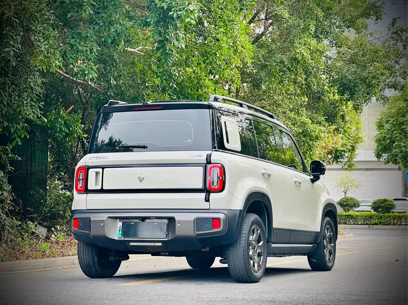 BAOJUN YUE ALSO PLUS