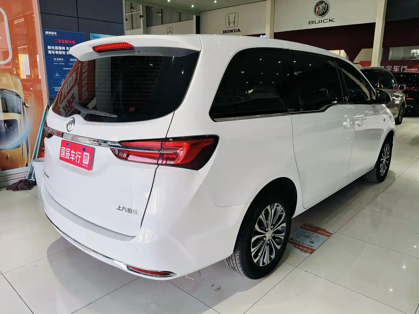 Buick GL8 2022 Land Business Class 652T Comfort фото 5