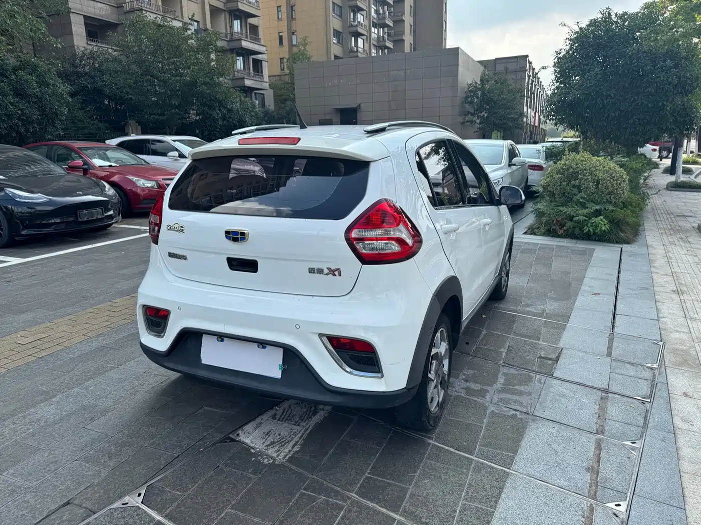Geely Yuanjing X1 2018 2017 1.3L Auto Fun Edition