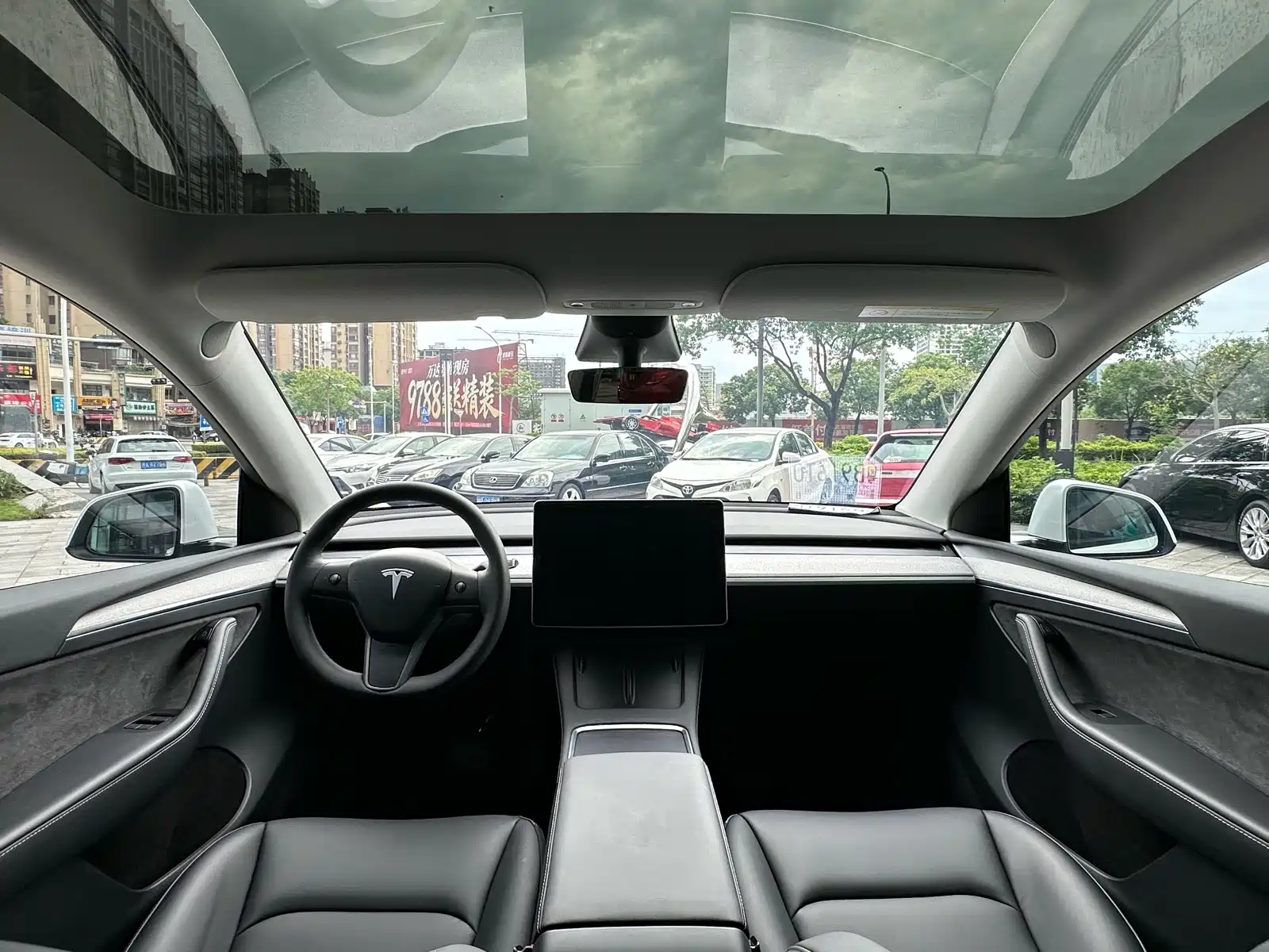 Фото 15 - Tesla Model Y