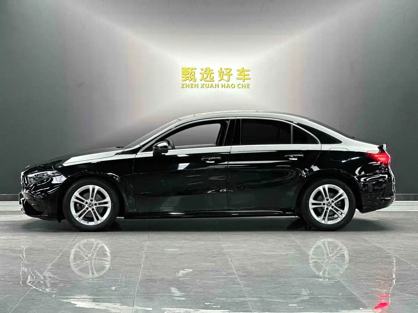 Mercedes-Benz A-Class 2023 A 180 L фото 4