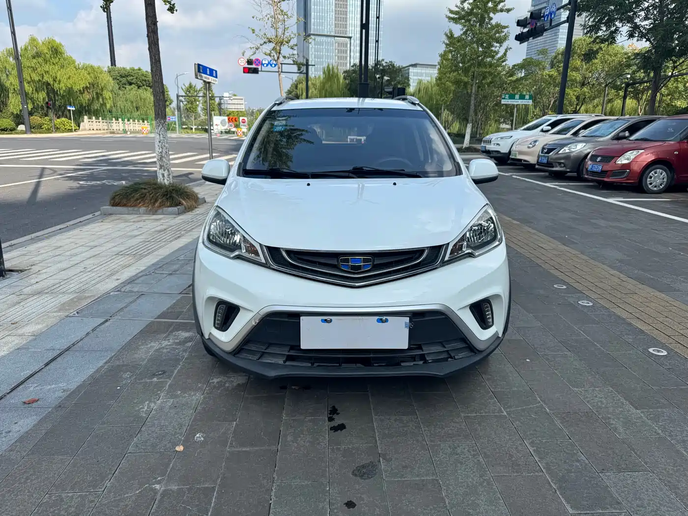 Geely Yuanjing X1 2018 2017 1.3L Auto Fun Edition