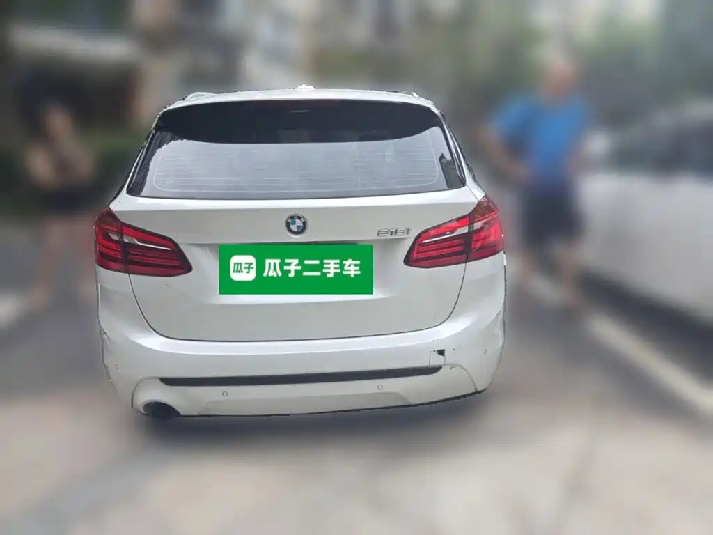 صورة 3 - BMW 2 Series Touring
