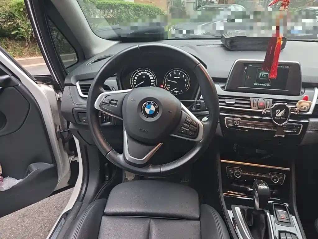 صورة 6 - BMW 2 Series Touring