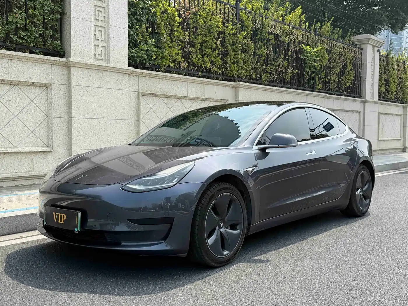 Фото 1 - Tesla Model 3