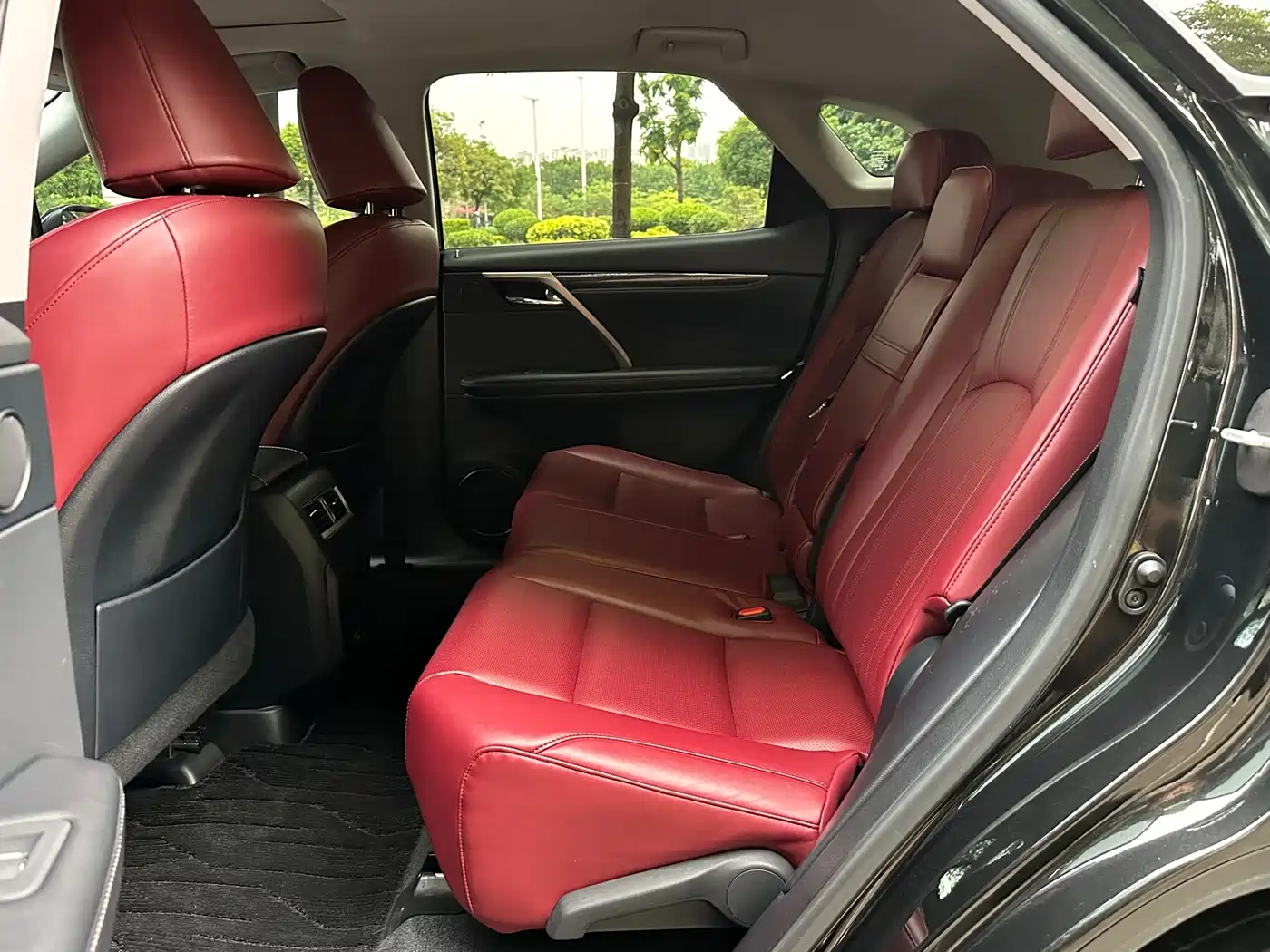 Фото 9 - Lexus RX