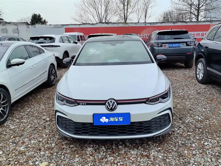VOLKSWAGEN GOLF GTI