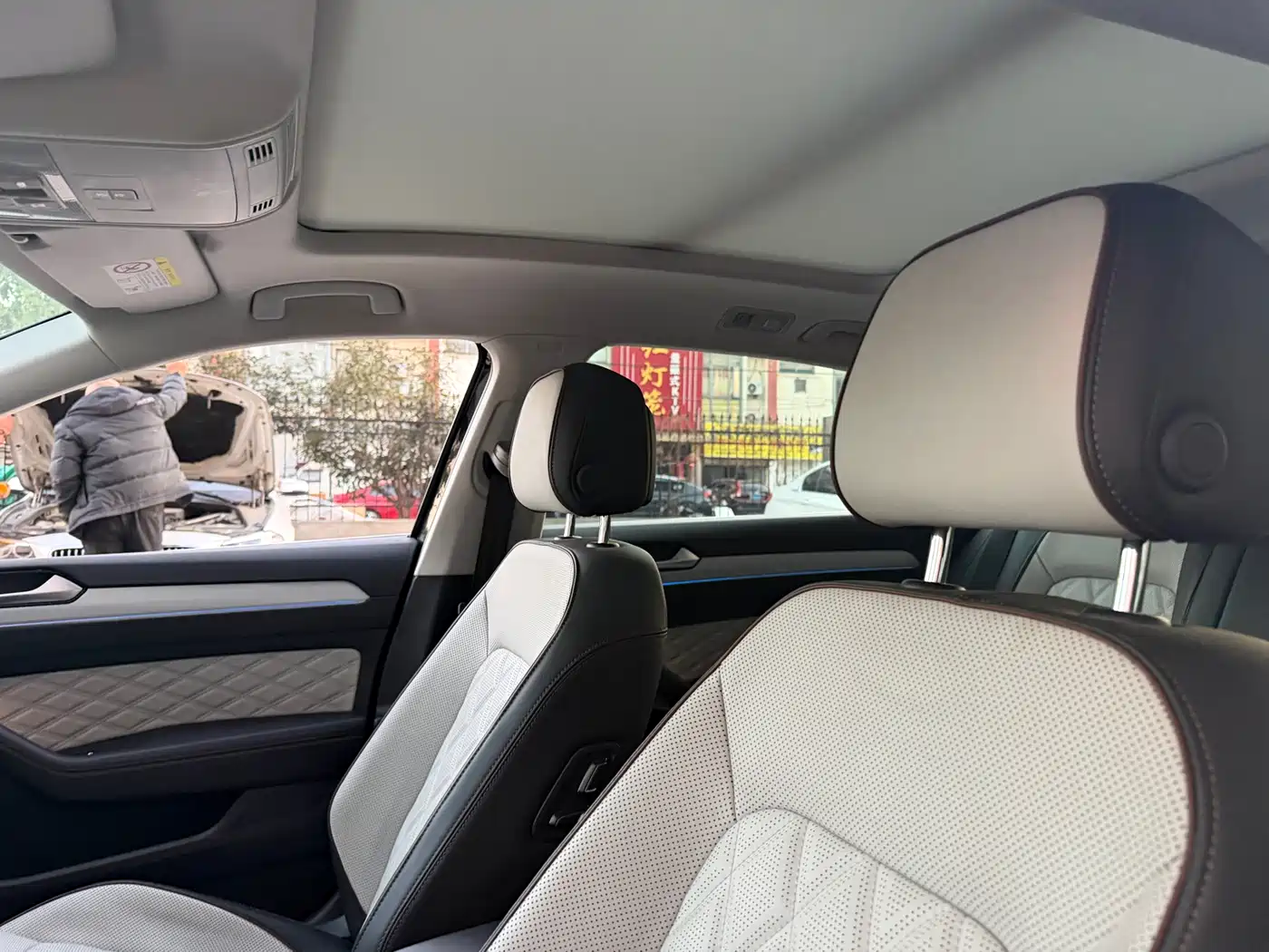 Volkswagen Magotan 2023 Model 2 Million Commemorative Edition 330TSI DSG Luxury фото 11