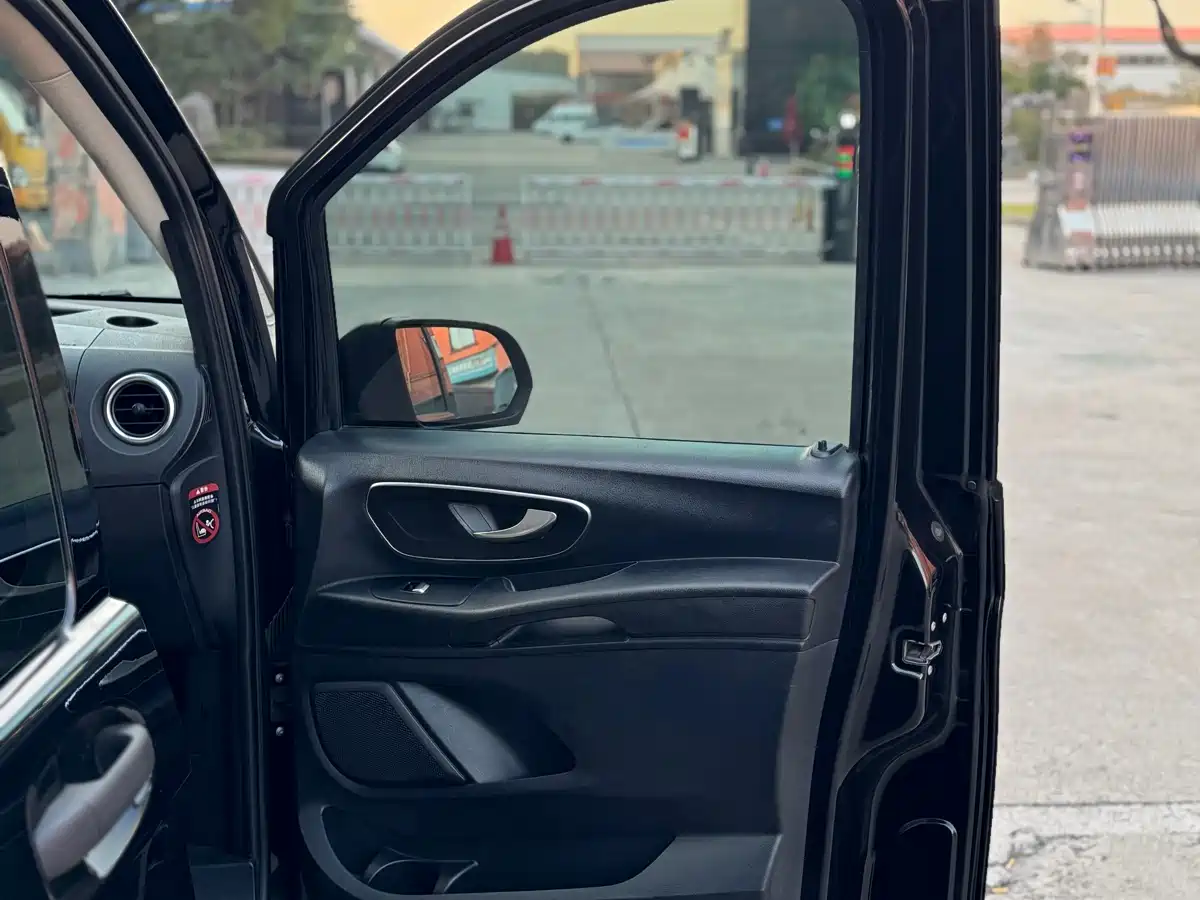 Mercedes-Benz Vito 2018 2.0T Business China V фото 30