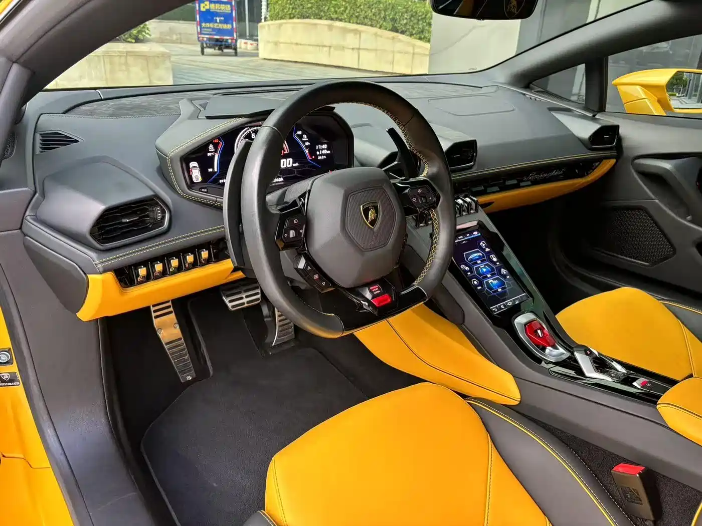 LAMBORGHINI HURACÁN