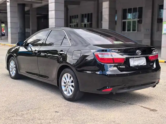 Toyota Camry 2015 2.0G Leading Edition — фото 5