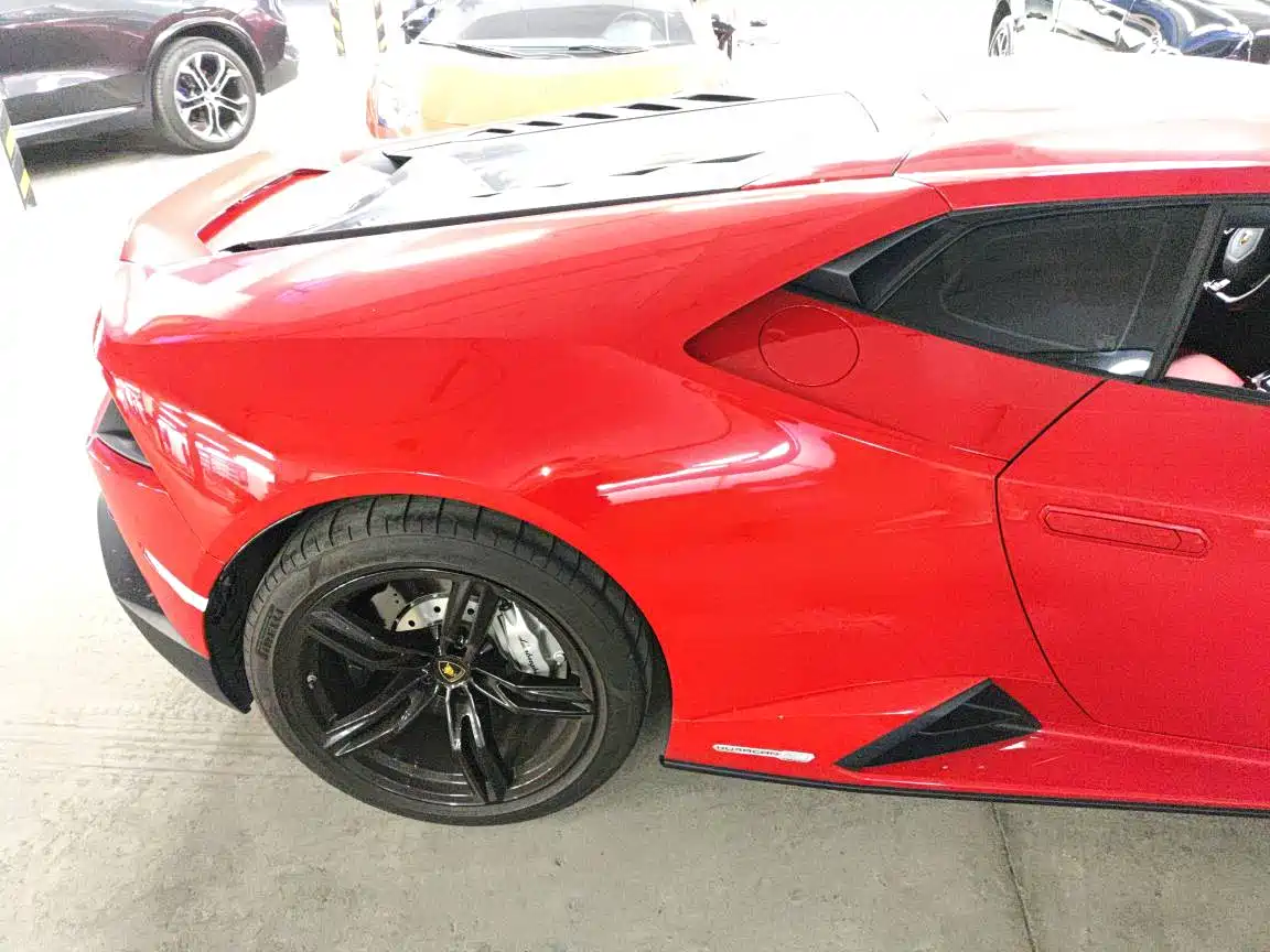 LAMBORGHINI HURACÁN