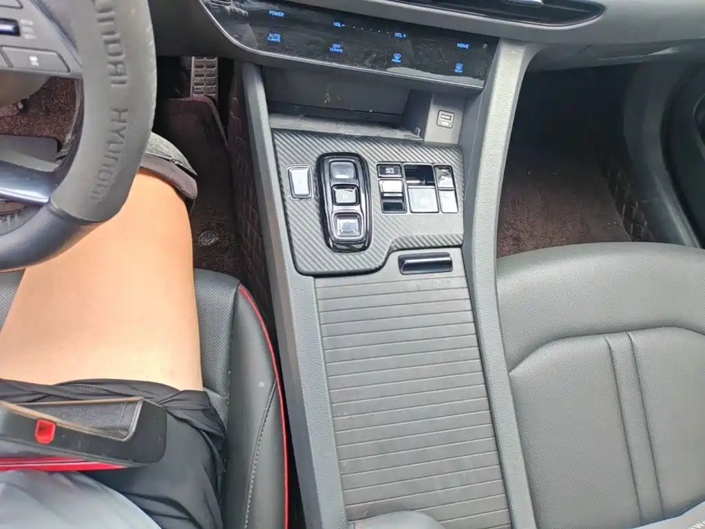 Фото 14 - Hyundai Sonata