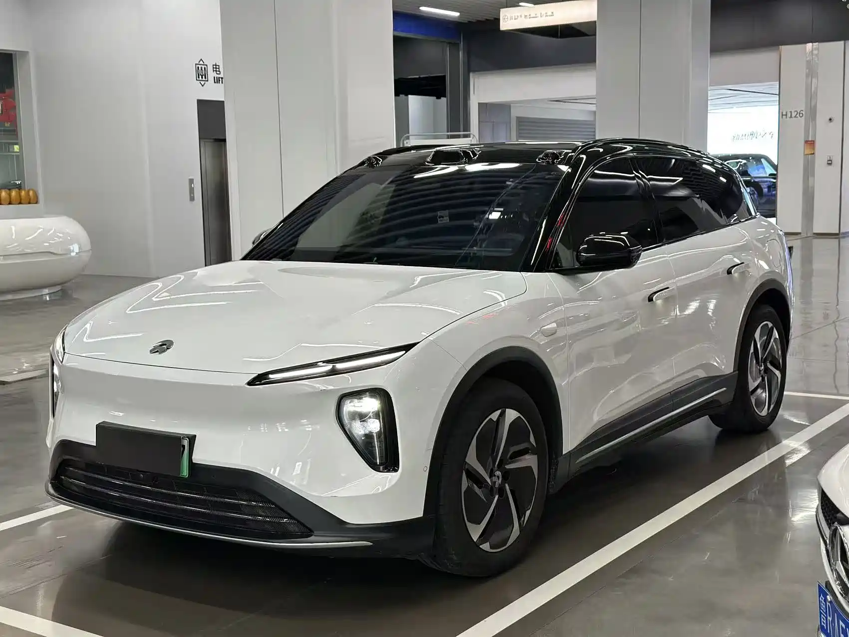 Фото 1 - NIO ES6