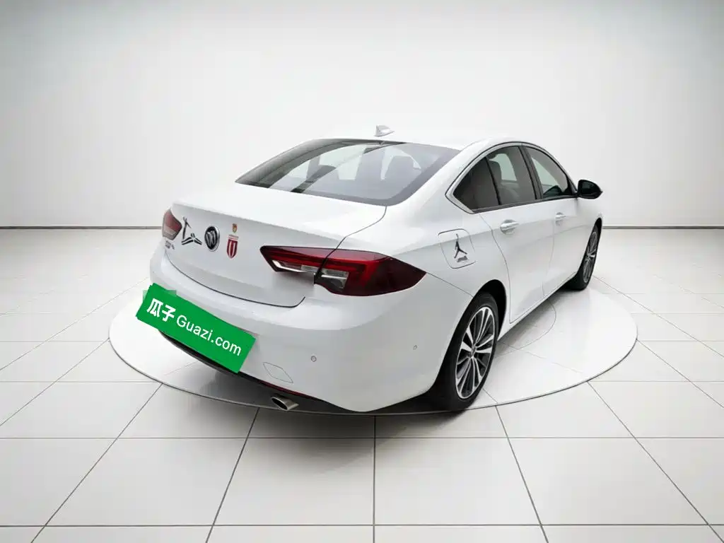 Photo 6 - Buick Regal