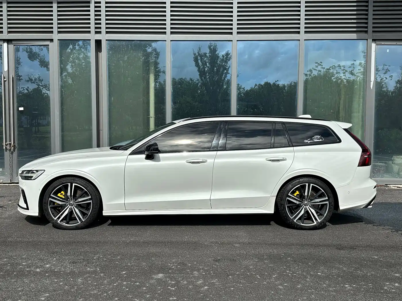 2020 Volvo V60
