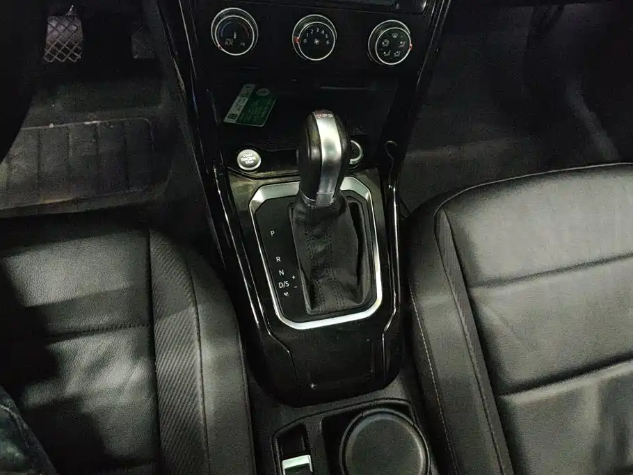 Фото 15 - Volkswagen T-ROC