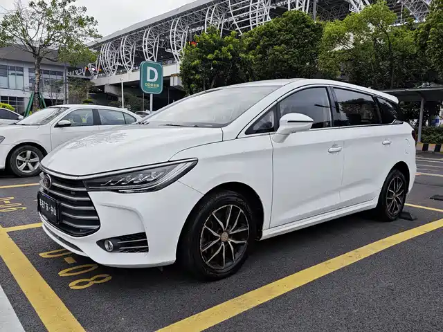 BYD SONG MAX