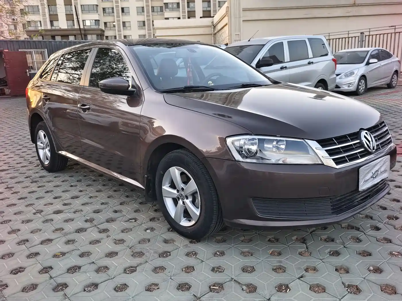 Volkswagen Lavida Tour 2013 1.6L Manual Trend Style фото 3
