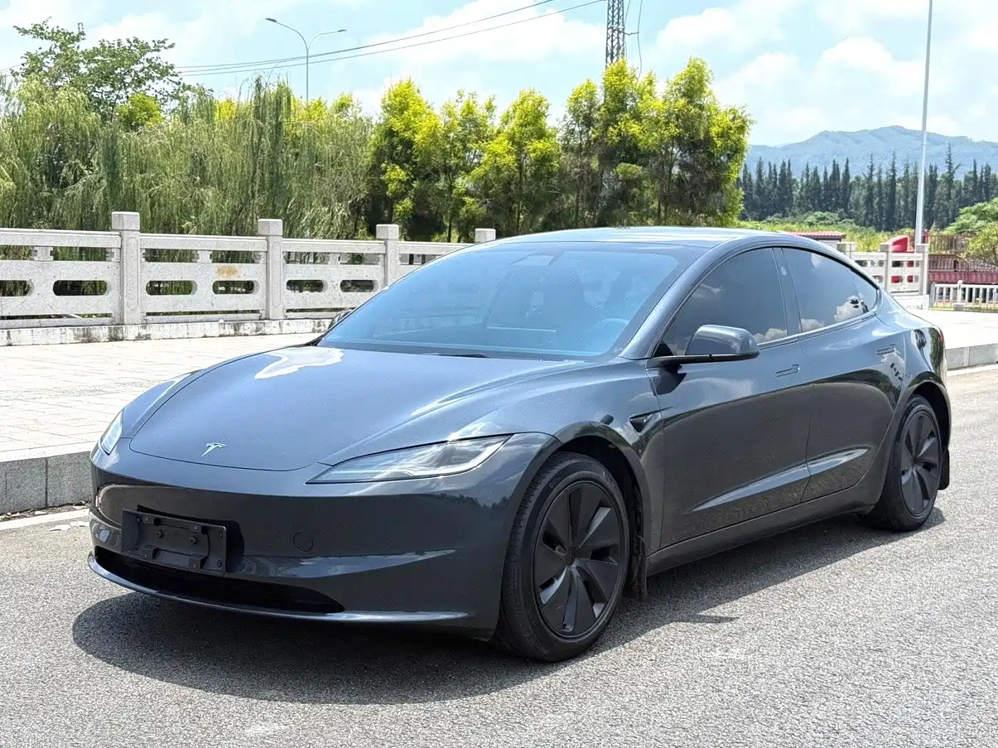 Tesla Model 3 2023