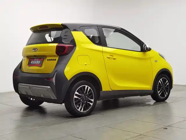 QQ New Energy Little Ant 2022 Facelift Sweet Edition Light Sugar LFP 30.7kWh 30kW 301km — фото 2