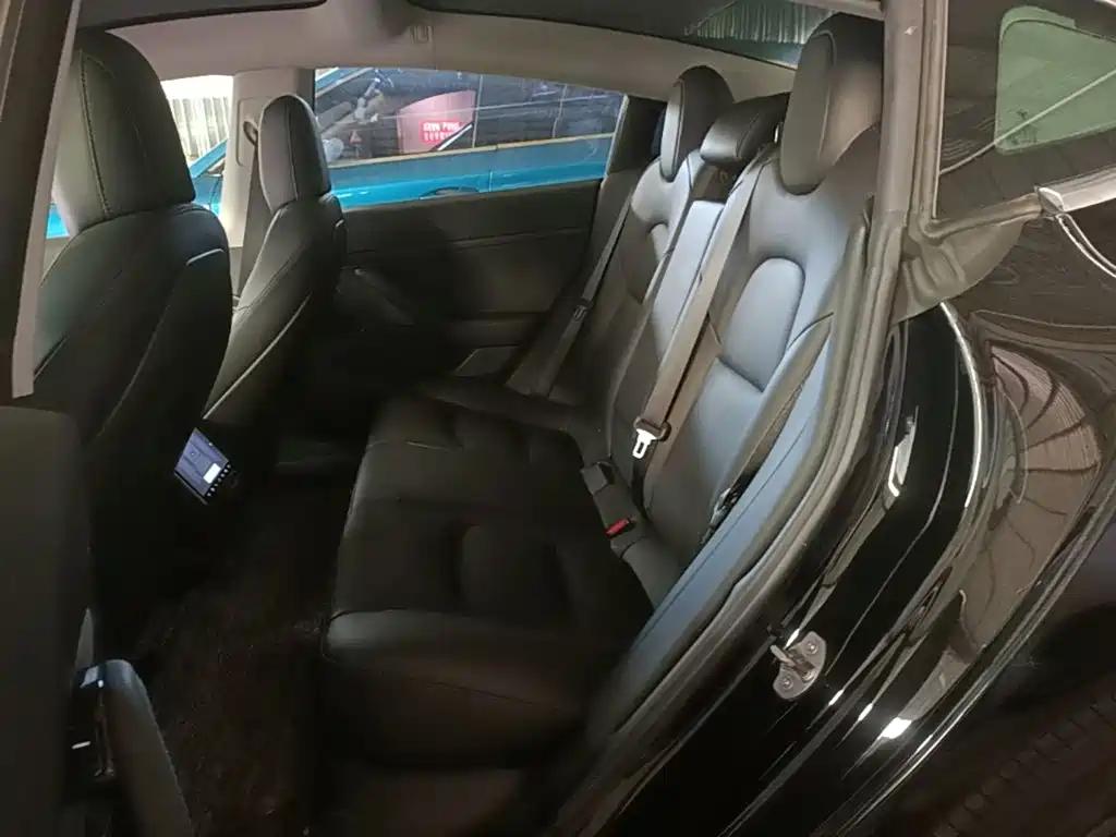 Фото 17 - Tesla Model 3