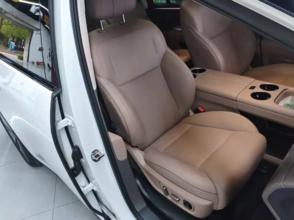 Li Auto Li i8 2025 2025 Standard Edition