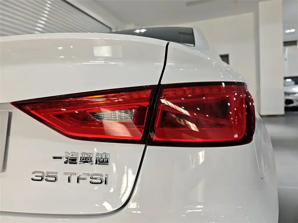 Audi A3 2015 2015 Limousine 35 TFSI Millionth Anniversary Intelligent Leader Type