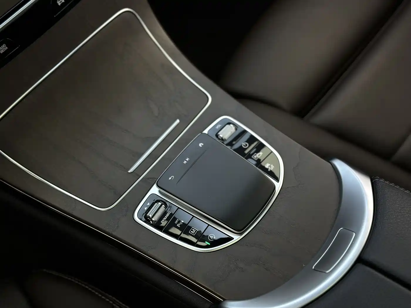 Mercedes-Benz GLC 2022 GLC 300 L 4MATIC Dynamic Collector's Edition фото 24