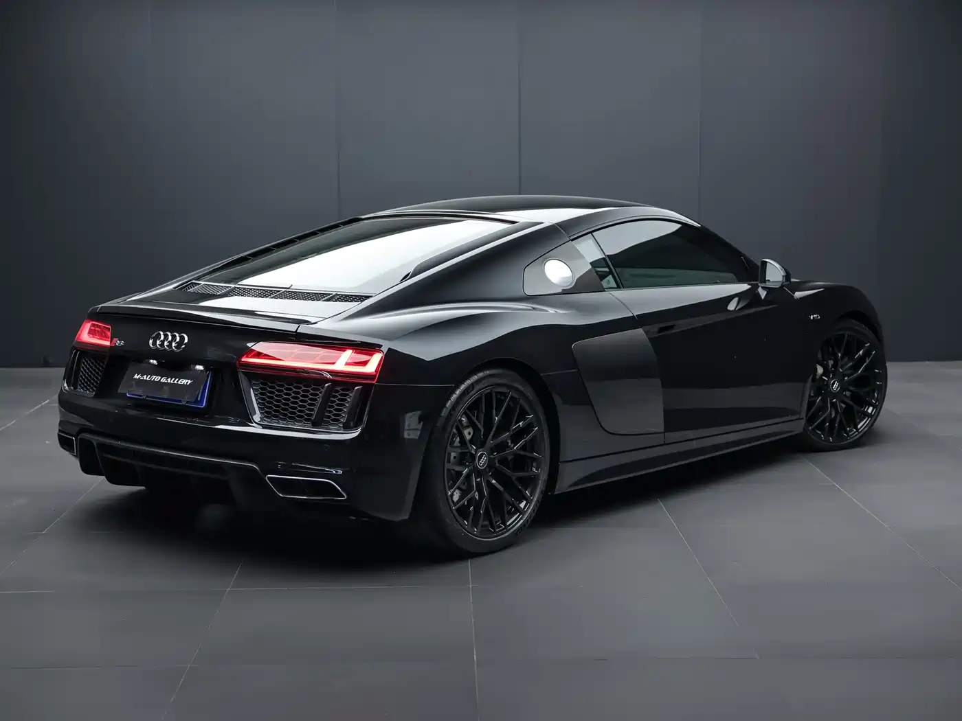 AUDI R8