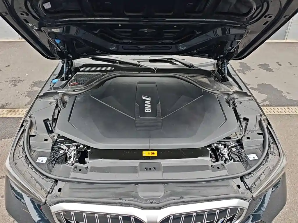BMW i5 2025 2025 eDrive 35L M Sport Package