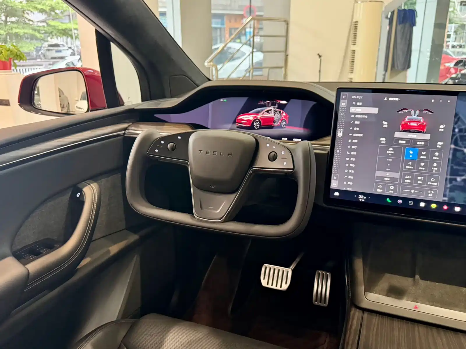 Фото 10 - Tesla Model X