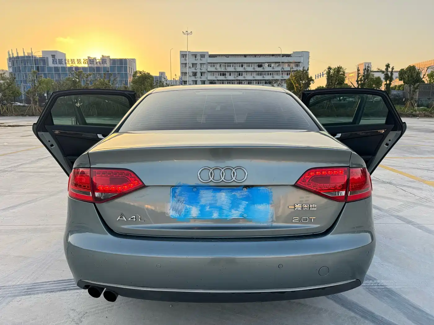Фото 6 - Audi A4L