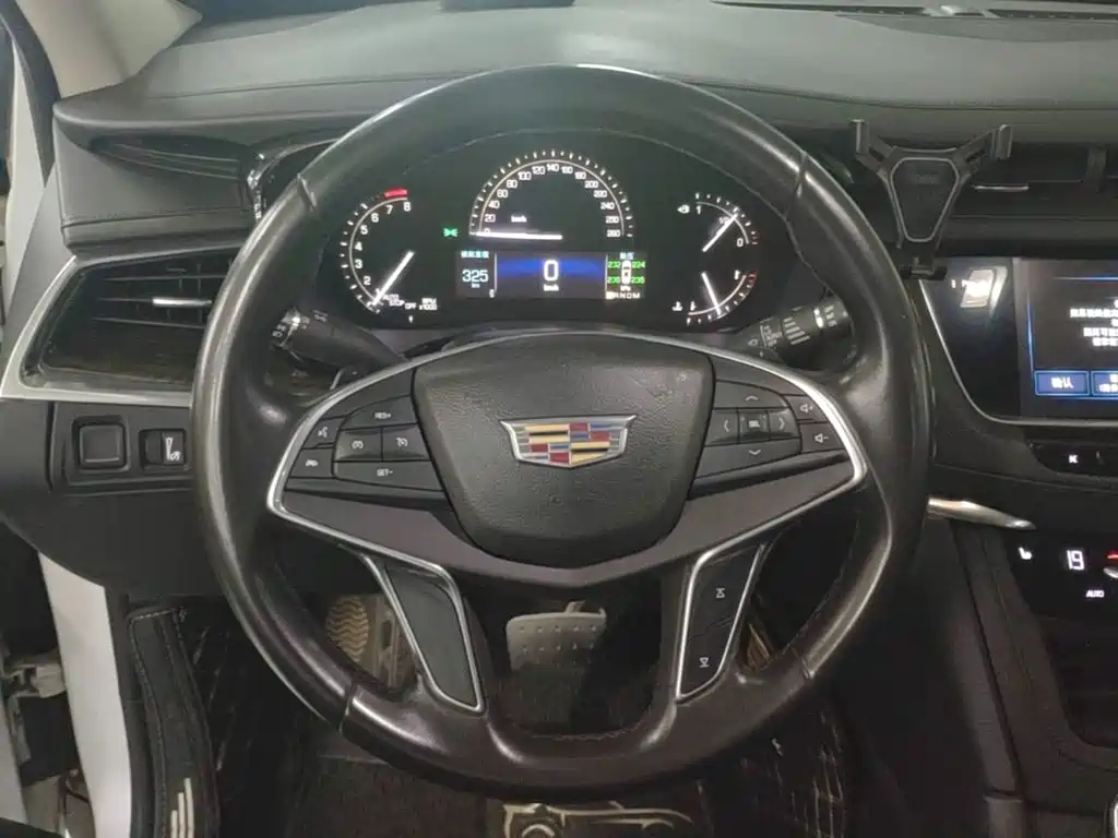 Cadillac XT5 2017 2016 25T Luxury Model