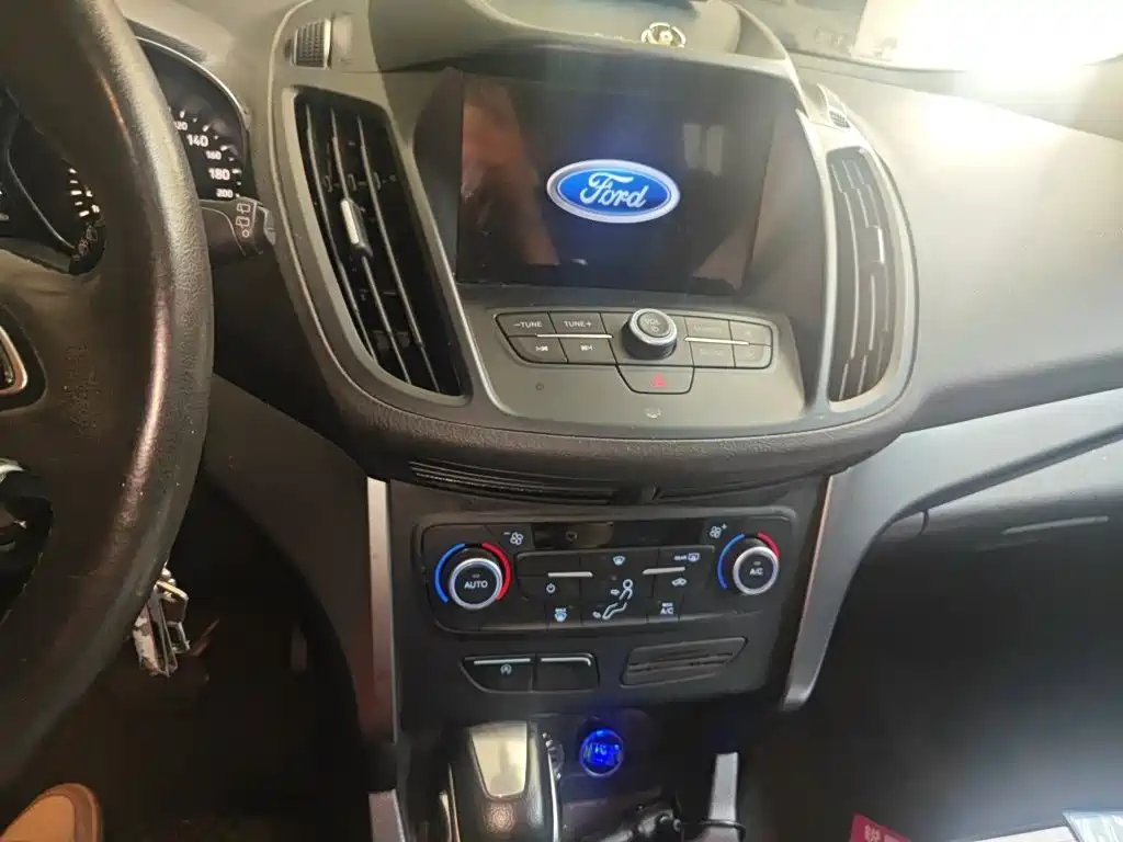 Ford Kuga 2020 2019 EcoBoost 180 2WD Platinum Wing Edition China VI
