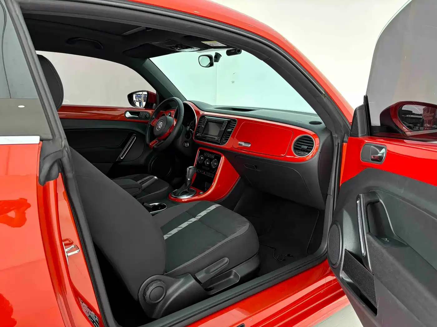 Photo 8 - Volkswagen Beetle