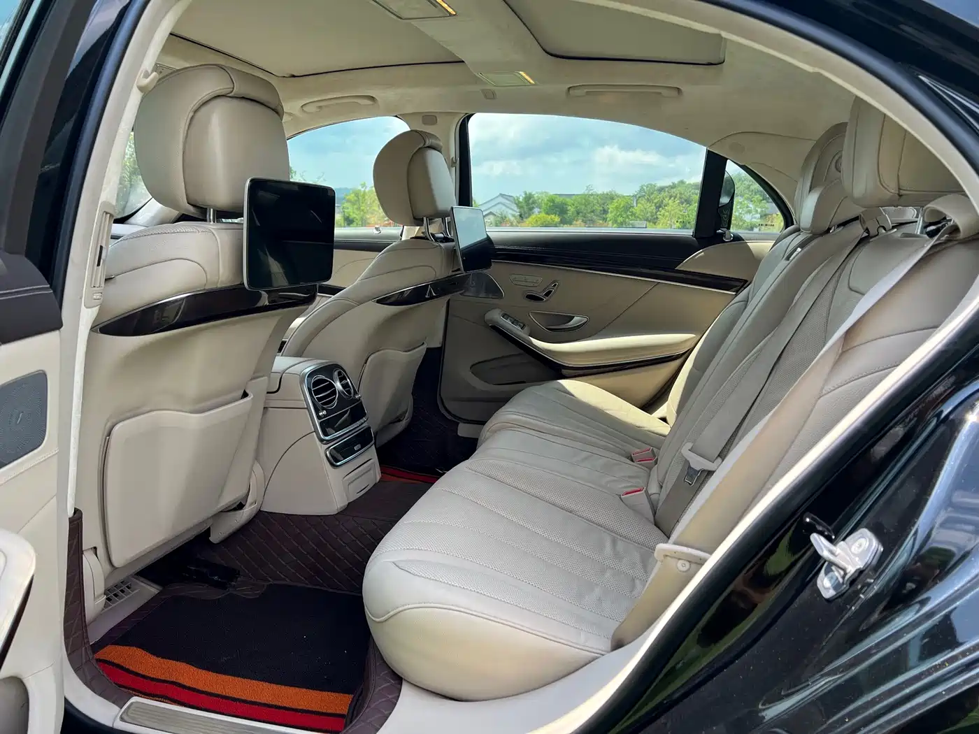 Фото 6 - Mercedes-Benz S-Class