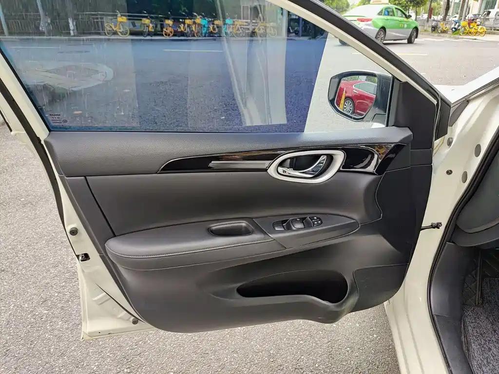 Nissan SYLPHY, миниатюра 6