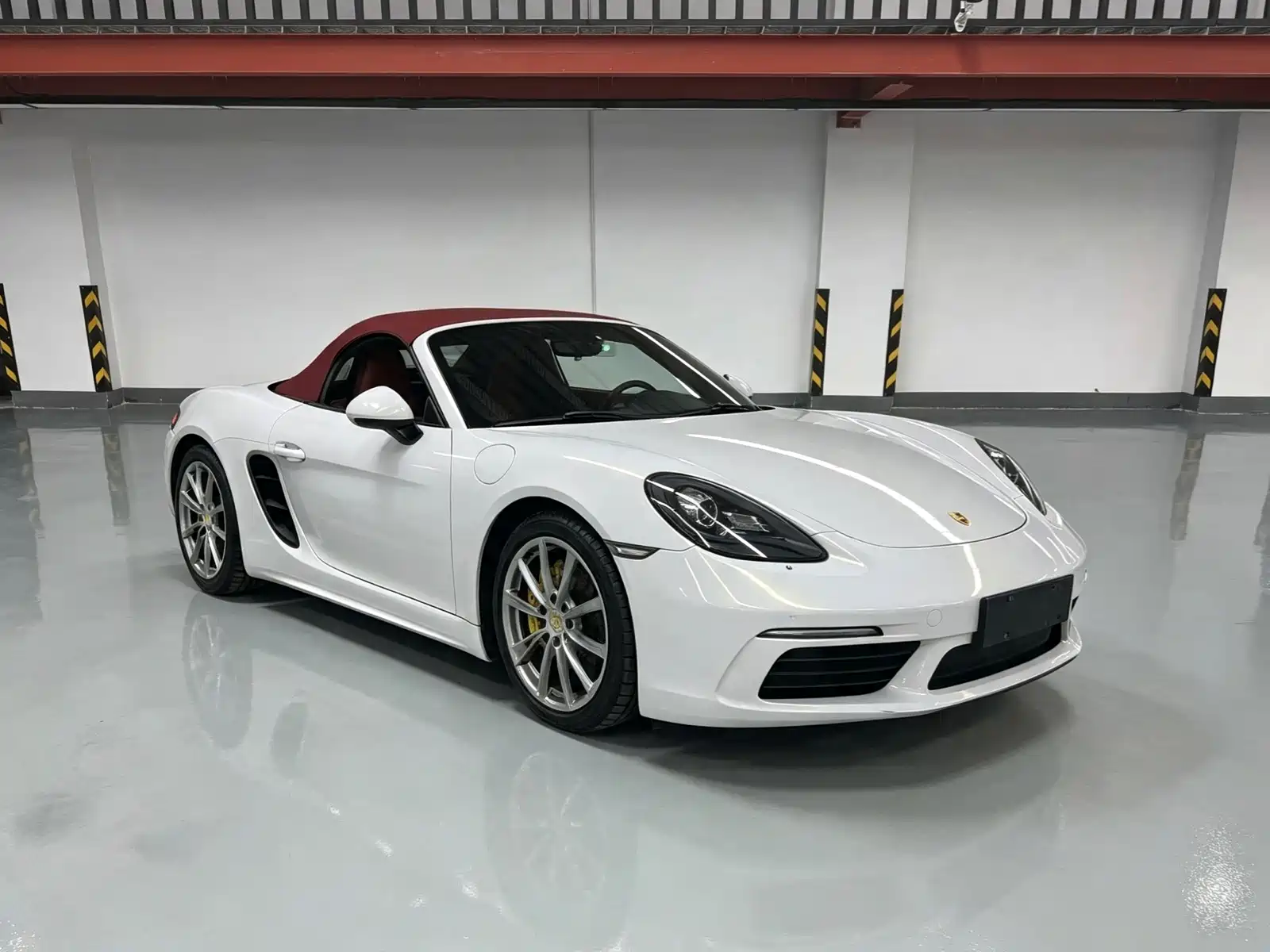 Photo 3 - Porsche 718
