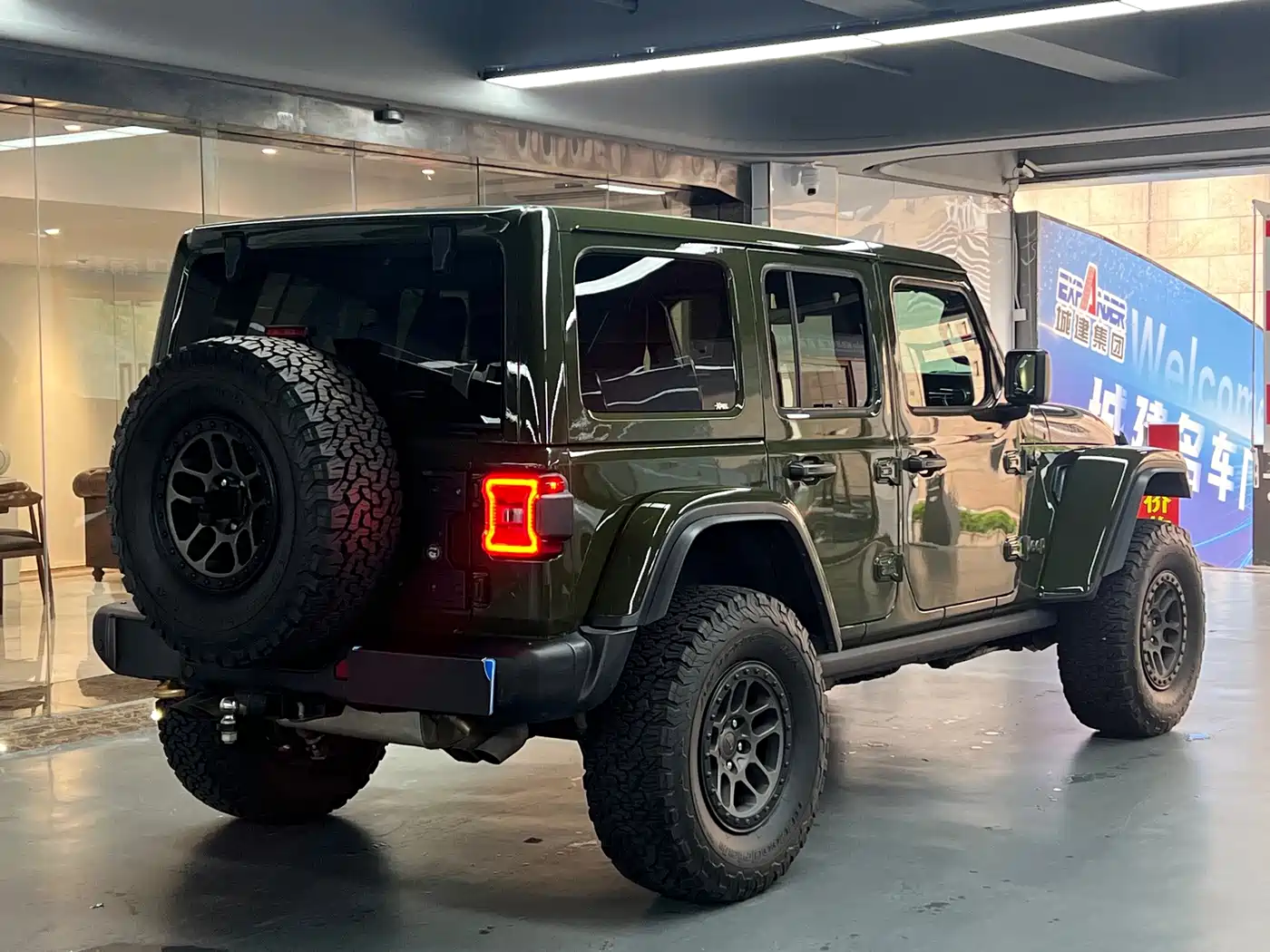 Photo 7 - Jeep Wrangler