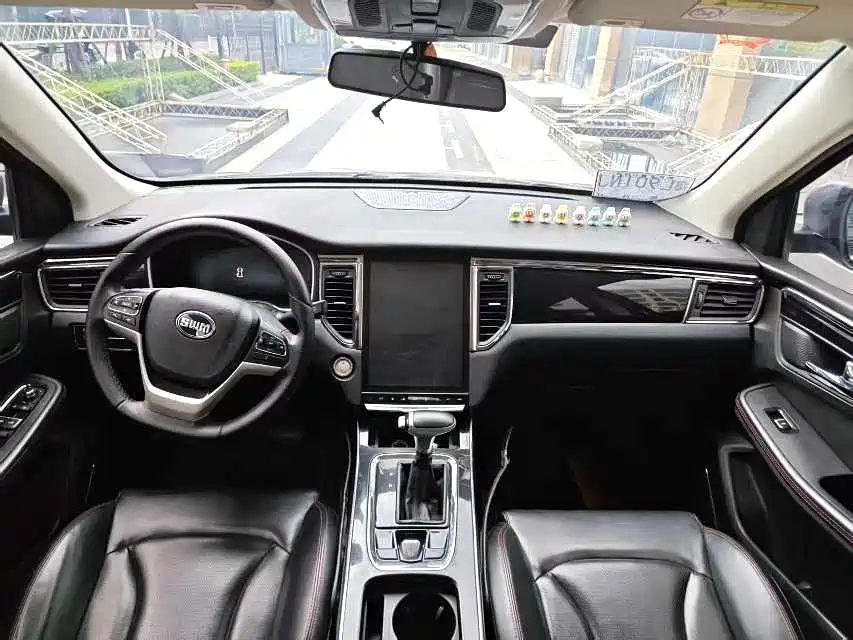 SWM Motor SWM G05 2019 2019 1.5T Automatic Luxury Model